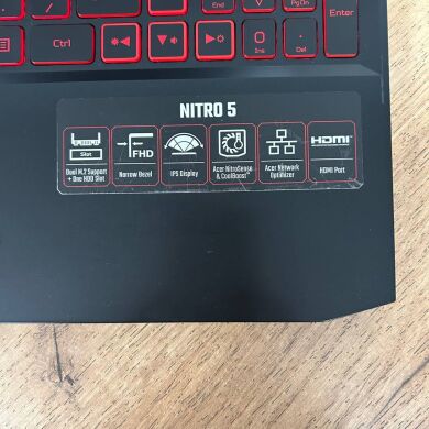 Ігровий ноутбук Acer Nitro 5 AN515-43 / 15.6" (1920x1080) IPS / AMD Ryzen 5 3550H (4 (8) ядра по 2.1 - 3.7 GHz) / 8 GB DDR4 / 256 GB SSD / AMD Radeon RX 560X, 4 GB GDDR5, 128-bit / WebCam