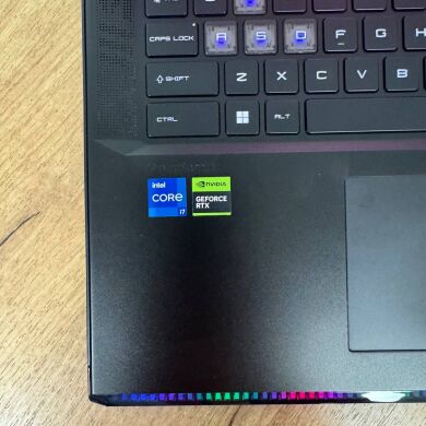 Ігровий ноутбук Б-клас MSI Raider GE78 HX 13VG / 17" (2560x1600) IPS / Intel Core i7-13700HX (16 (24) ядер по 3.7 - 5.0 GHz) / 16 GB DDR5 / 1000 GB SSD NVMe / nVidia GeForce RTX 4070, 8 GB GDDR6, 128-bit / WebCam