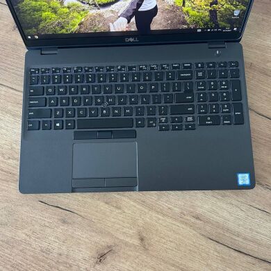 Ноутбук Dell Latitude 5501 / 15.6" (1920x1080) IPS / Intel Core i7-9850H (6 (12) ядра по 2.6 - 4.6 GHz) / 16 GB DDR4 / 256 GB SSD / Intel UHD Graphics 630 / WebCam Ноутбук Dell Latitude 5501 / 15.6" (1920x1080) IPS / Intel Core i7-9850H (6 (12) ядра по 2.6 - 4.6 GHz) / 16 GB DDR4 / 256 GB SSD / Intel UHD Graphics 630 / WebCam