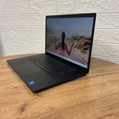 Ультрабук Б-клас Dell Latitude 7520 / 15.6" (1920x1080) IPS / Intel Core i5-1135G7 (4 (8) ядра по 2.4 - 4.2 GHz) / 8 GB DDR4 / 256 GB SSD / Intel Iris Xe Graphics / WebCam