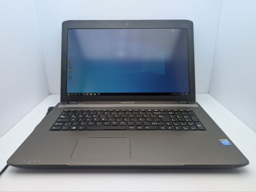 Ноутбук Medion Akoya E7226 / 17.3" (1600x900) TN / Intel Celeron N2930 (4 ядра по 1.83 - 2.16 GHz) / 8 GB DDR3 / 120 GB SSD / Intel HD Graphics / WebCam / АКБ не тримає