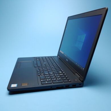 Игровой ноутбук Dell Latitude E5570 / 15.6" (1920x1080) IPS / Intel Core i7-6820HQ (4 (8) ядра по 2.7 - 3.6 GHz) / 8 GB DDR4 / 250 GB SSD / AMD Radeon R7 M370, 2 GB GDDR5, 256-bit / WebCam / Win 10 Pro Игровой ноутбук Dell Latitude E5570 / 15.6" (1920x1080) IPS / Intel Core i7-6820HQ (4 (8) ядра по 2.7 - 3.6 GHz) / 8 GB DDR4 / 250 GB SSD / AMD Radeon R7 M370, 2 GB GDDR5, 256-bit / WebCam / Win 10 Pro