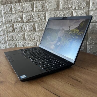 Ноутбук Dell Latitude 5501 / 15.6" (1920x1080) IPS / Intel Core i7-9850H (6 (12) ядра по 2.6 - 4.6 GHz) / 16 GB DDR4 / 256 GB SSD / Intel UHD Graphics 630 / WebCam Ноутбук Dell Latitude 5501 / 15.6" (1920x1080) IPS / Intel Core i7-9850H (6 (12) ядра по 2.6 - 4.6 GHz) / 16 GB DDR4 / 256 GB SSD / Intel UHD Graphics 630 / WebCam
