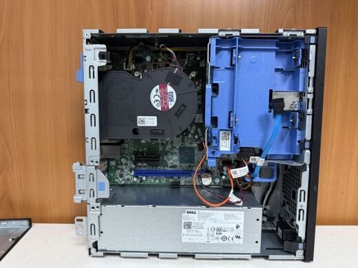 Компьютер Dell OptiPlex 7050 SFF / Intel Core i5-6600 (4 ядра по 3.3 - 3.9 GHz) / 16 GB DDR4 / 250 GB SSD / Intel HD Graphics 530 / 180W / DisplayPort / HDMI Компьютер Dell OptiPlex 7050 SFF / Intel Core i5-6600 (4 ядра по 3.3 - 3.9 GHz) / 16 GB DDR4 / 250 GB SSD / Intel HD Graphics 530 / 180W / DisplayPort / HDMI