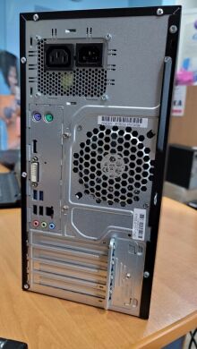 Компьютер Fujitsu P556 MT / Intel Core i3-6100 (2(4) ядра по 3.7 GHz) / 8 GB DDR4 / 480 GB SSD NEW / Intel HD 530 / USB 3.0 / DVI, DisplayPort / Лицензия Windows 10 Pro