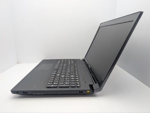 Ноутбук Lenovo IdeaPad V580c / 15.6" (1366x768) TN / Intel Pentium B960 (2 ядра по 2.2 GHz) / 8 GB DDR3 / 500 GB HDD / nVidia GeForce 610, 1 GB GDDR3, 64-bit / WebCam / DVD-ROM / АКБ не тримає