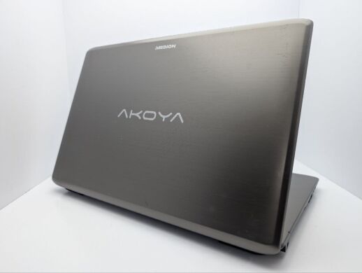 Ноутбук Medion Akoya E7226 / 17.3" (1600x900) TN / Intel Celeron N2930 (4 ядра по 1.83 - 2.16 GHz) / 8 GB DDR3 / 120 GB SSD / Intel HD Graphics / WebCam / АКБ не тримає