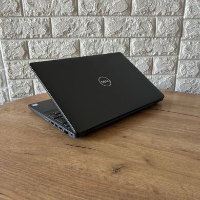 Ноутбук Dell Latitude 5501 / 15.6" (1920x1080) IPS / Intel Core i7-9850H (6 (12) ядра по 2.6 - 4.6 GHz) / 16 GB DDR4 / 256 GB SSD / Intel UHD Graphics 630 / WebCam Ноутбук Dell Latitude 5501 / 15.6" (1920x1080) IPS / Intel Core i7-9850H (6 (12) ядра по 2.6 - 4.6 GHz) / 16 GB DDR4 / 256 GB SSD / Intel UHD Graphics 630 / WebCam