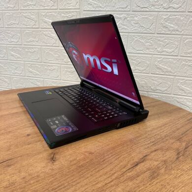Ігровий ноутбук Б-клас MSI Raider GE78 HX 13VG / 17" (2560x1600) IPS / Intel Core i7-13700HX (16 (24) ядер по 3.7 - 5.0 GHz) / 16 GB DDR5 / 1000 GB SSD NVMe / nVidia GeForce RTX 4070, 8 GB GDDR6, 128-bit / WebCam