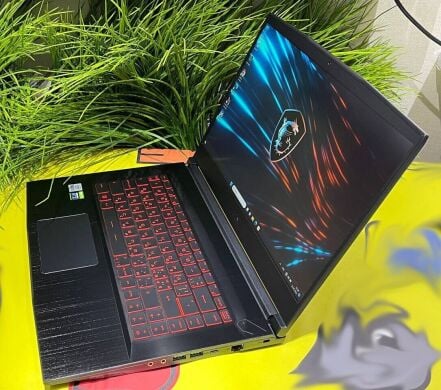 Ігровий ноутбук MSI GF63 Thin 10UC-675NEU / 15.6" (1920x1080) IPS / Intel Core i5-10500H (6 (12) ядра по 2.5 - 4.5 GHz) / 32 GB DDR4 / 480 GB SSD / nVidia GeForce RTX 3050, 4 GB GDDR6, 128-bit / WebCam