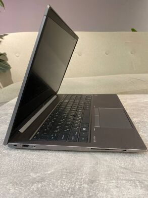 Ультрабук Б-класс HP ZBook Firefly 15 G8 / 15.6" (1920x1080) IPS / Intel Core i7-1185G7 (4 (8) ядра по 1.2 - 4.8 GHz) / 16 GB DDR4 / 256 GB SSD M.2 / Intel Iris Xe Graphics / WebCam / Win 10