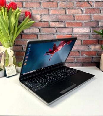 Мобильная рабочая станция Dell Precision 7550 / 15.6" (1920x1080) IPS / Intel Core i7-10850H (6 (12) ядер по 2.7 - 5.1 GHz) / 64 GB DDR4 / 1000 GB SSD M.2 / nVidia Quadro RTX 5000, 16 GB GDDR6, 256-bit / WebCam / Windows 10 Pro