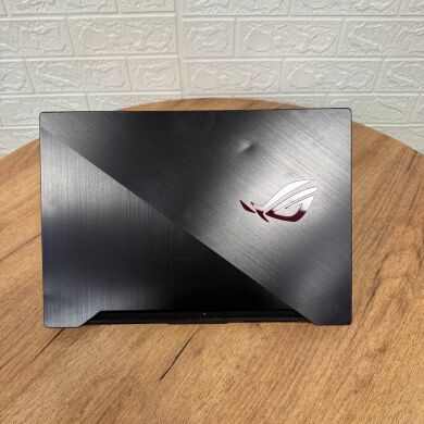 Игровой ноутбук Б-класс Asus ROG Zephyrus GU502LV / 15.6" (3840x2160) IPS / Intel Core i7-10750H (6 (12) ядер по 2.6 - 5.0 GHz) / 16 GB DDR4 / 512 GB SSD / nVidia GeForce RTX 2060, 6 GB GDDR6, 192-bit