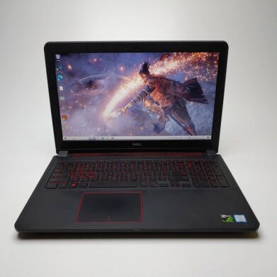 Игровой ноутбук Dell Inspiron 15-5577 / 15.6" (1920x1080) TN / Intel Core i7-7700HQ (4 (8) ядра по 2.8 - 3.8 GHz) / 32 GB DDR4 / 1000 GB SSD / nVidia GeForce GTX 1050 Ti, 4 GB GDDR5, 128-bit / WebCam / Win 10 Home