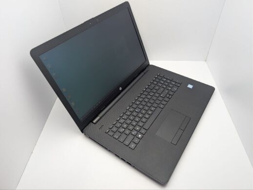 Ноутбук HP 17 bs00xx / 17.3" (1920x1080) TN / Intel Core i3-6006U (2 (4) ядра по 2.0 GHz) / 8 GB DDR4 / 64 GB SSD + 500 GB HDD / Intel HD Graphics 520 / WebCam / DVD-ROM