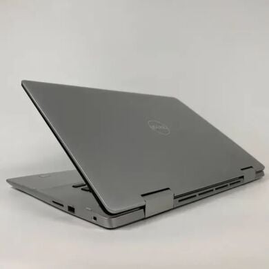 Ноутбук-трансформер Б-класс Dell Inspiron 5582 / 15.6" (1920x1080) IPS Touch / Intel Core i7-8565U (4 (8) ядра по 1.8 - 4.6 GHz) / 16 GB DDR4 / 256 GB SSD / Intel UHD Graphics / WebCam / HDMI