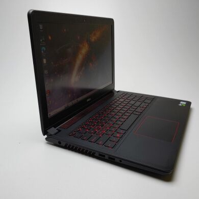 Игровой ноутбук Dell Inspiron 15-5577 / 15.6" (1920x1080) TN / Intel Core i7-7700HQ (4 (8) ядра по 2.8 - 3.8 GHz) / 32 GB DDR4 / 1000 GB SSD / nVidia GeForce GTX 1050 Ti, 4 GB GDDR5, 128-bit / WebCam / Win 10 Home