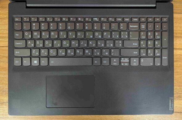 Ноутбук Б-клас Lenovo IdeaPad S145-15IWL / 15.6" (1366x768) TN / Intel Pentium Gold 5405U (2 (4) ядра по 2.3 GHz) / 8 GB DDR4 / 240 GB SSD / Intel UHD Graphics / WebCam / Windows 10