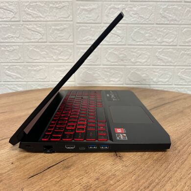 Ігровий ноутбук Acer Nitro 5 AN515-43 / 15.6" (1920x1080) IPS / AMD Ryzen 5 3550H (4 (8) ядра по 2.1 - 3.7 GHz) / 8 GB DDR4 / 256 GB SSD / AMD Radeon RX 560X, 4 GB GDDR5, 128-bit / WebCam