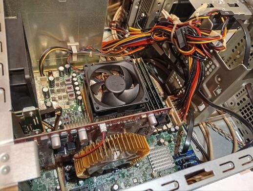 ПК Б-класс Acer Aspire M3400 Tower / AMD Athlon II X4 635 (4 ядра по 2.9 GHz) / 8 GB DDR3 / 120 GB SSD / AMD Radeon HD 4670, 512 MB GDDR3, 128-bit / Win 7