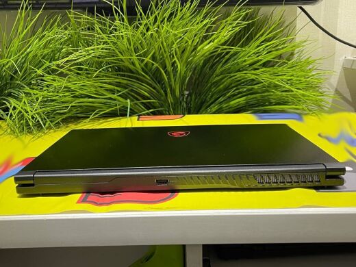 Ігровий ноутбук MSI GF63 Thin 10UC-675NEU / 15.6" (1920x1080) IPS / Intel Core i5-10500H (6 (12) ядра по 2.5 - 4.5 GHz) / 32 GB DDR4 / 480 GB SSD / nVidia GeForce RTX 3050, 4 GB GDDR6, 128-bit / WebCam