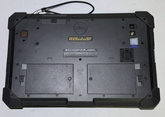 Защищенный планшет Dell Latitude 7202 Rugged Tablet / 11.6" (1366x768) TN Touch / Intel Core M-5Y71 (2 (4) ядра по 1.2 - 2.9 GHz) / 8 GB DDR3 / 256 GB SSD / Intel HD Graphics 5300 / WebCam