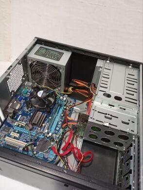 ПК Б-класс Prime PC Tower / Intel Core 2 Quad Q8300 (4 ядра по 2.5 GHz) / 8 GB DDR3 / 320 GB HDD / Intel HD GMA X4500 / DVD-RW / 450W