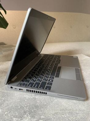 Ноутбук Dell Latitude 5511 / 15.6" (1920x1080) TN / Intel Core i7-10850H (6 (12) ядер по 2.7 - 5.1 GHz) / 32 GB DDR4 / 512 GB SSD / Intel UHD Graphics / WebCam / Win 11 + беспроводная мышь Ноутбук Dell Latitude 5511 / 15.6" (1920x1080) TN / Intel Core i7-10850H (6 (12) ядер по 2.7 - 5.1 GHz) / 32 GB DDR4 / 512 GB SSD / Intel UHD Graphics / WebCam / Win 11 + беспроводная мышь