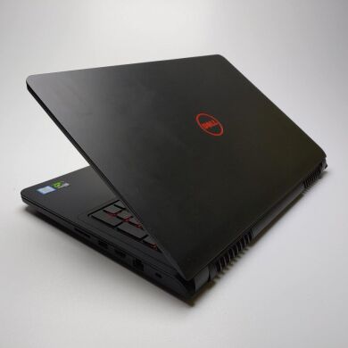 Игровой ноутбук Dell Inspiron 15-5577 / 15.6" (1920x1080) TN / Intel Core i7-7700HQ (4 (8) ядра по 2.8 - 3.8 GHz) / 32 GB DDR4 / 1000 GB SSD / nVidia GeForce GTX 1050 Ti, 4 GB GDDR5, 128-bit / WebCam / Win 10 Home