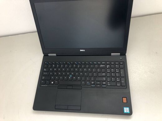 Ігровий ноутбук Dell Latitude E5570 / 15.6" (1920x1080) IPS / Intel Core i7-6820HQ (4 (8) ядра по 2.7 - 3.6 GHz) / 8 GB DDR4 / 256 GB SSD / AMD Radeon R7 M370, 2 GB GDDR5, 128-bit / WebCam / HDMI Ігровий ноутбук Dell Latitude E5570 / 15.6" (1920x1080) IPS / Intel Core i7-6820HQ (4 (8) ядра по 2.7 - 3.6 GHz) / 8 GB DDR4 / 256 GB SSD / AMD Radeon R7 M370, 2 GB GDDR5, 128-bit / WebCam / HDMI