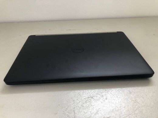 Ігровий ноутбук Dell Latitude E5570 / 15.6" (1920x1080) IPS / Intel Core i7-6820HQ (4 (8) ядра по 2.7 - 3.6 GHz) / 8 GB DDR4 / 256 GB SSD / AMD Radeon R7 M370, 2 GB GDDR5, 128-bit / WebCam / HDMI Ігровий ноутбук Dell Latitude E5570 / 15.6" (1920x1080) IPS / Intel Core i7-6820HQ (4 (8) ядра по 2.7 - 3.6 GHz) / 8 GB DDR4 / 256 GB SSD / AMD Radeon R7 M370, 2 GB GDDR5, 128-bit / WebCam / HDMI