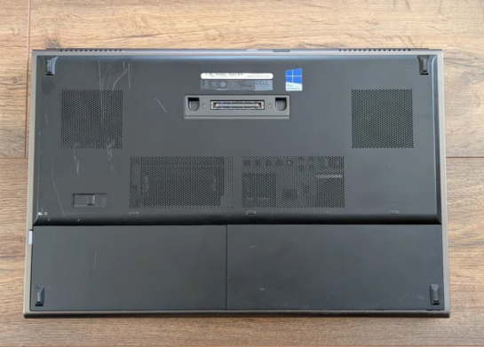 Ігровий ноутбук Dell Precision M6800 / 17.3" (1920x1080) IPS / Intel Core i7-4800MQ (4 (8) ядра по 2.7 - 3.7 GHz) / 8 GB DDR3 / 128 GB SSD / AMD Radeon HD 8950M, 2 GB GDDR5, 128-bit / WebCam