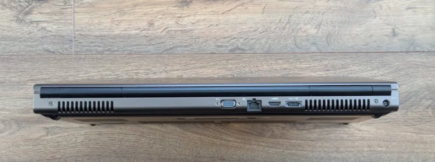 Ігровий ноутбук Dell Precision M6800 / 17.3" (1920x1080) IPS / Intel Core i7-4800MQ (4 (8) ядра по 2.7 - 3.7 GHz) / 8 GB DDR3 / 128 GB SSD / AMD Radeon HD 8950M, 2 GB GDDR5, 128-bit / WebCam