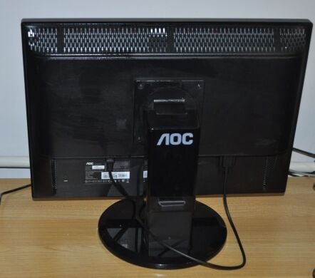 Монітор Б-клас AOC 2219P2 / 22" (1680x1050) TN / VGA, DVI / Вбудовані колонки 2x 1W / VESA 100x100 + Кабелі (VGA або DVI на вибір) та живлення