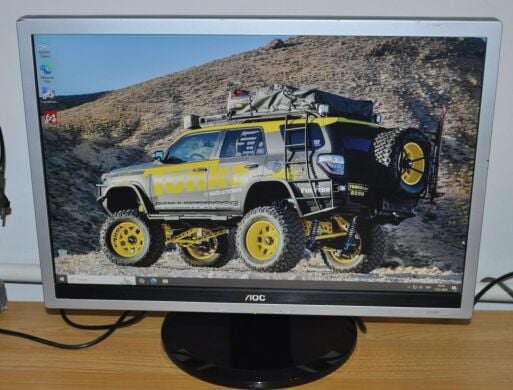 Монітор Б-клас AOC 2219P2 / 22" (1680x1050) TN / VGA, DVI / Вбудовані колонки 2x 1W / VESA 100x100 + Кабелі (VGA або DVI на вибір) та живлення