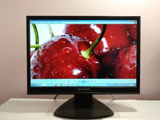 Монітор Hyundai X93W / 19" (1440x900) TN / VGA, DVI / VESA 100x100 / Вбудовані колонки 2x 1W