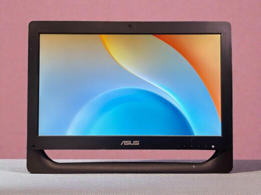 Моноблок Asus ET2013IUKI / 20" (1600x900) TN / Intel Core i5-3550S (4 ядра по 3.0 - 3.7 GHz) / 4 GB DDR3 / 500 GB HDD / Intel HD Graphics 2000 / WebCam