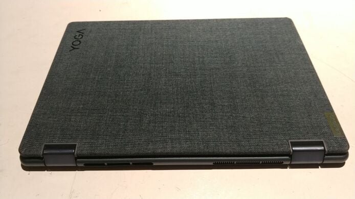 Ноутбук-трансформер Б-клас Lenovo Yoga 6 13ABR8 / 13.3" (1920x1200) IPS Touch / AMD Ryzen 5 7530U (6 (12) ядер по 2.0 - 4.5 GHz) / 8 GB DDR4 / 256 GB SSD M.2 / AMD Radeon RX Vega 7 / WebCam