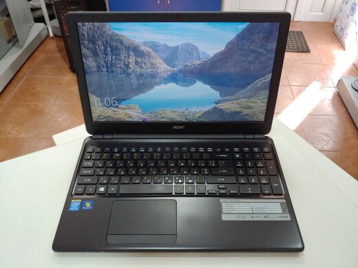 Ноутбук Acer Aspire E1-532-4870 / 15.6" (1366x768) TN LED / Intel Pentium 3558U (2 ядра по 1.7 GHz) / 8 GB DDR3 / 240 GB SSD / WebCam / DVD-RW / USB 3.0 / HDMI