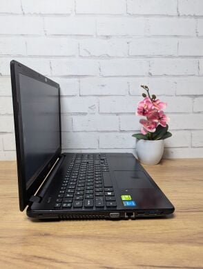 Ноутбук Acer Aspire E5-572G / 15.6" (1366x768) TN / Intel Core i5-4210M (2 (4) ядра по 2.6 - 3.2 GHz) / 16 GB DDR3 / 128 GB SSD / nVidia GeForce 840M, 2 GB GDDR3, 64-bit / WebCam / DVD-ROM