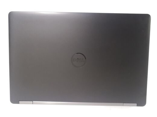 Ноутбук Б-клас Dell Latitude E5570 / 15.6" (1366x768) TN / Intel Core i7-6600U (2 (4) ядра по 2.6 - 3.4 GHz) / 8 GB DDR4 / 256 GB SSD / AMD Radeon R7 M360, 2 GB DDR3, 64-bit / WebCam / HDMI / Windows 10 Pro