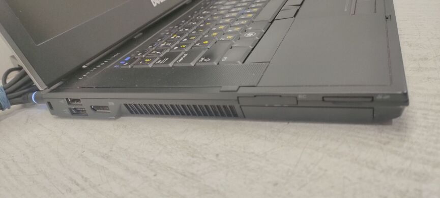 Ноутбук Dell Latitude E6510 / 15.6" (1920x1080) TN / Intel Core i7-640M (2 (4) ядра по 2.8 - 3.46 GHz) / 8 GB DDR3 / 256 GB SSD / nVidia NVS 3100M, 512 MB GDDR3, 64-bit / WebCam / DVD-ROM
