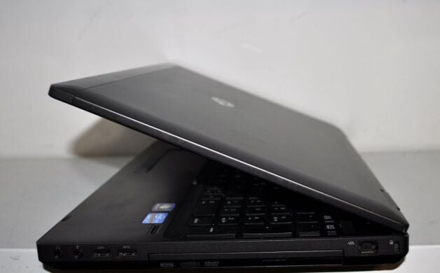 Ноутбук HP ProBook 6570b / 15.6" (1366x768) TN / Intel Core i3-3110M (2 (4) ядра по 2.4 GHz) / 4 GB DDR3 / 120 GB SSD / Intel HD Graphics 4000 / DVD-ROM / АКБ NEW / Windows 10 Pro