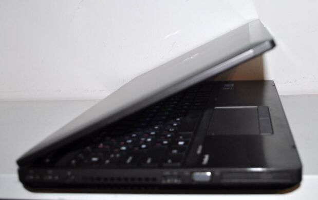 Ноутбук HP ProBook 6570b / 15.6" (1366x768) TN / Intel Core i3-3110M (2 (4) ядра по 2.4 GHz) / 4 GB DDR3 / 120 GB SSD / Intel HD Graphics 4000 / DVD-ROM / АКБ NEW / Windows 10 Pro