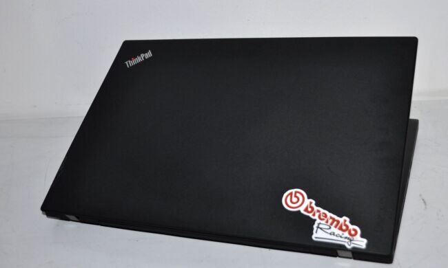 Ультрабук Lenovo ThinkPad T460 / 14" (1920x1080) IPS / Intel Core i5-6300U (2 (4) ядра по 2.4 - 3.0 GHz) / 16 GB DDR3 / 480 GB SSD NEW / Intel HD Graphics 520 / WebCam / Два АКБ / Windows 10 Pro