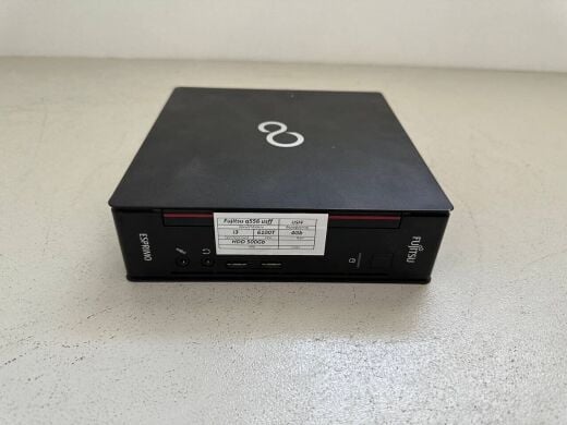 Неттоп Fujitsu Esprimo Q556 Desktop / Intel Core i3-6100T (2 (4) ядра по 3.2 GHz) / 8 GB DDR4 / 120 GB SSD / Intel HD Graphics 530 / DisplayPort / Блок питания в комплекте