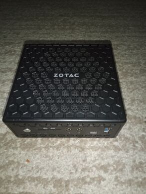 Неттоп Zotac ZBOX CI329 Nano USFF / Intel Celeron N4100 (4 ядра по 1.1 - 2.4 GHz) / 4 GB DDR4 / 120 GB SSD / Intel UHD Graphics 600