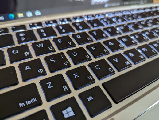 Нетбук-трансформер Б-клас HP Elite X2 1012 G2 / 12.5" (2736x1824) IPS Touch / Intel Core i5-7200U (2 (4) ядра по 2.5 - 3.1 GHz) / 8 GB DDR3 / 256 GB SSD / Intel HD Graphics 620 / WebCam / TouchID / Windows 10 Нетбук-трансформер Б-клас HP Elite X2 1012 G2 / 12.5" (2736x1824) IPS Touch / Intel Core i5-7200U (2 (4) ядра по 2.5 - 3.1 GHz) / 8 GB DDR3 / 256 GB SSD / Intel HD Graphics 620 / WebCam / TouchID / Windows 10