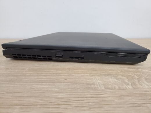 Мобільна робоча станція Lenovo ThinkPad P52s / 15.6" (1920x1080) IPS / Intel Core i7-8850H (6 (12) ядер по 2.6 - 4.3 GHz) / 32 GB DDR4 / 512 GB SSD / nVidia Quadro P3200 Max-Q, 6 GB GDDR5, 192-bit / WebCam / Win 10 Pro + гравіювання клавіатури