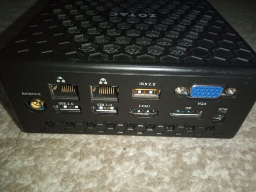 Неттоп Zotac ZBOX CI329 Nano USFF / Intel Celeron N4100 (4 ядра по 1.1 - 2.4 GHz) / 4 GB DDR4 / 120 GB SSD / Intel UHD Graphics 600